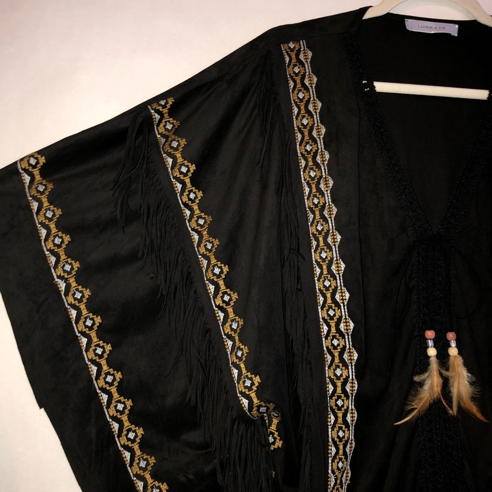 Laurie & Joe Fringe Embroidered Pocahontas Top - Picture 3 of 9